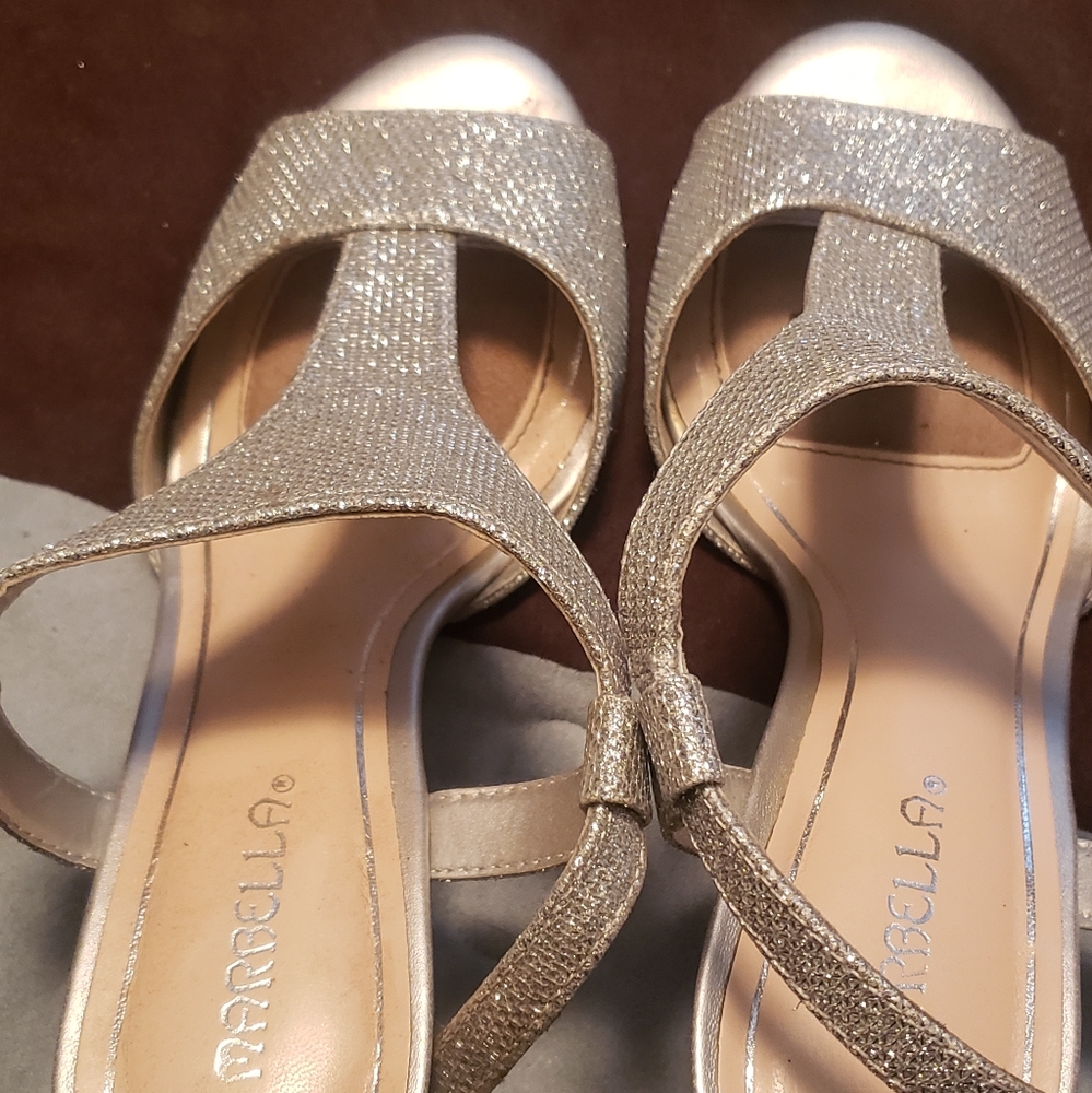 Heels - Picture 2 of 3